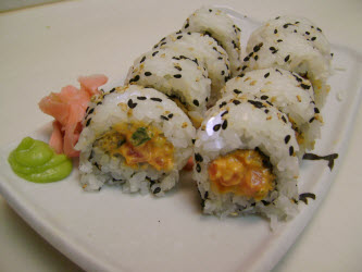 https://www.allaboutsushiguide.com/images/spicy-tuna-roll.jpg